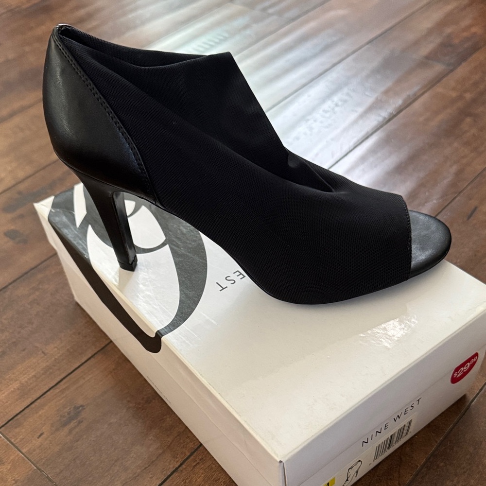Nine West Elegant Black Open Toe Heels 8.5